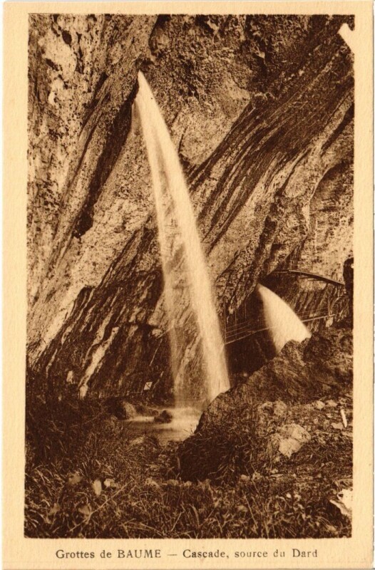 Carte postale ancienne Baume les Messieurs Cascade , Source du Dard à Baume-les-Messieurs