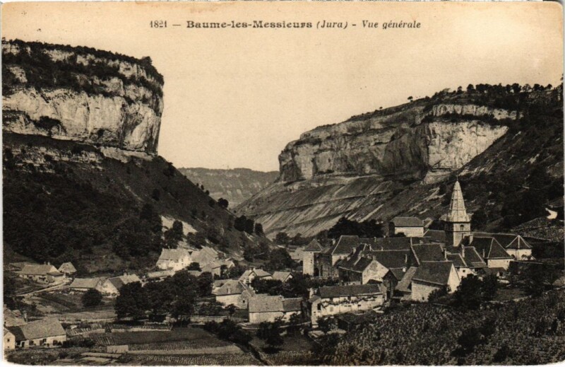 Carte postale ancienne Baume les Messieurs vue generale à Baume-les-Messieurs