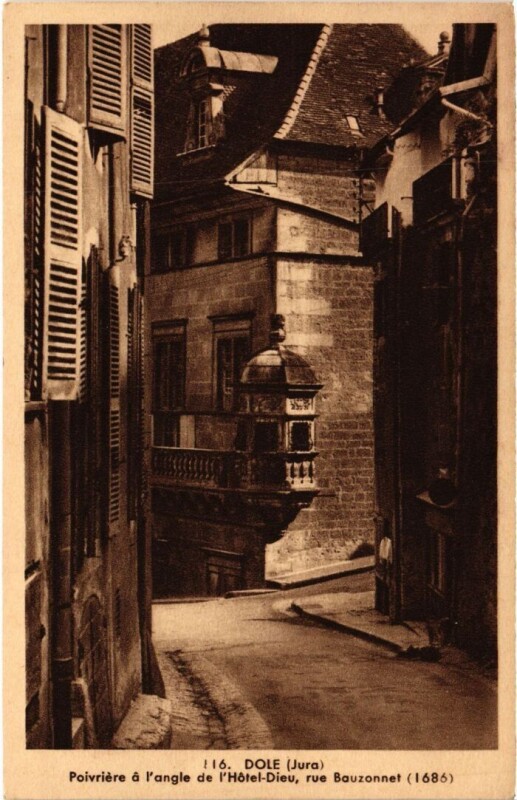 Carte postale ancienne Dole Poivriere a l'angle de l'Hotel Dieu