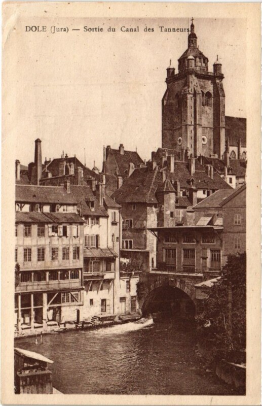 Carte postale ancienne Dole Sortie du Canal des Tanneurs