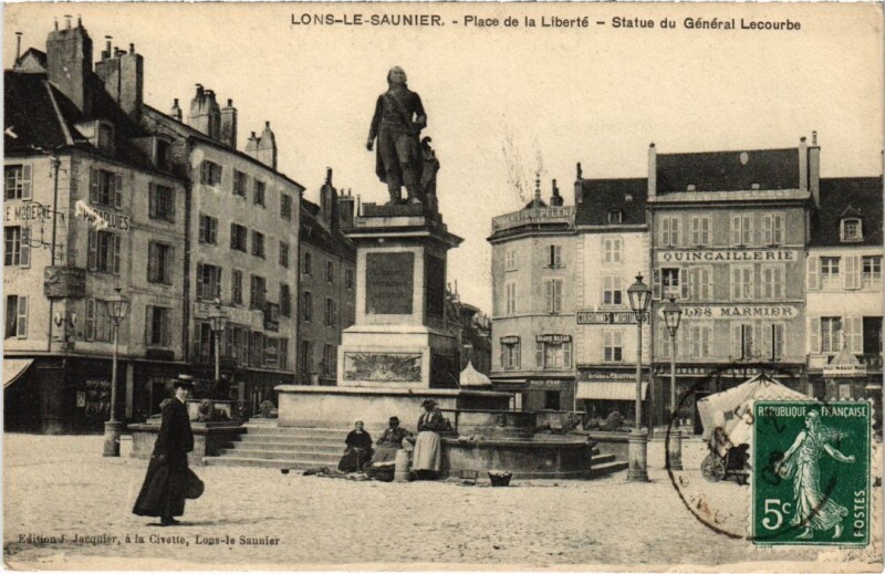 Carte postale ancienne Lons le Saunier Place de la Liberte à Lons-le-Saunier