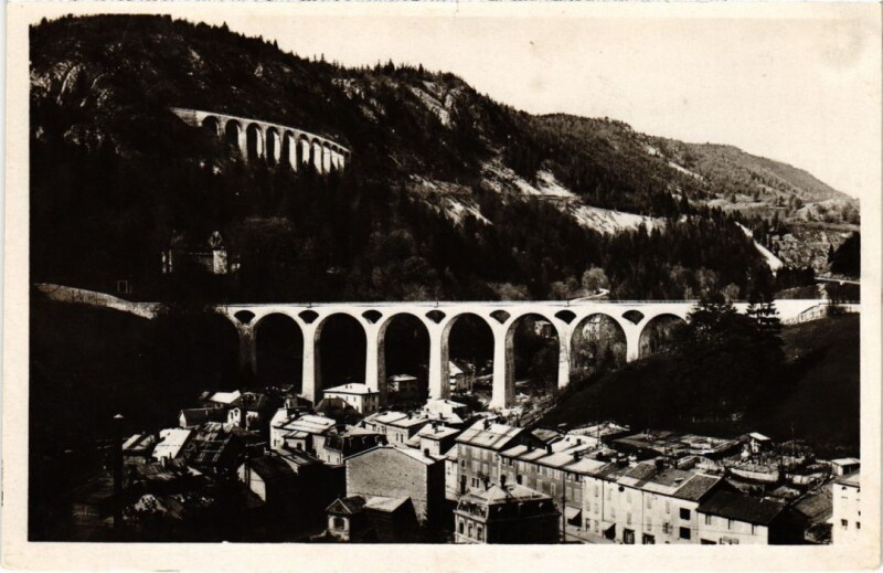 Carte postale ancienne Morez Les Viaducs