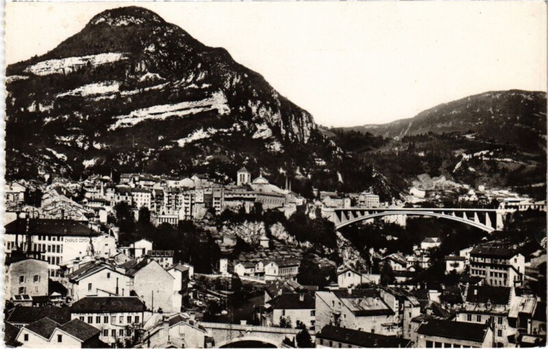 Carte postale ancienne Saint Claude Le Grand Pont , Mont Bayard à Saint-Claude