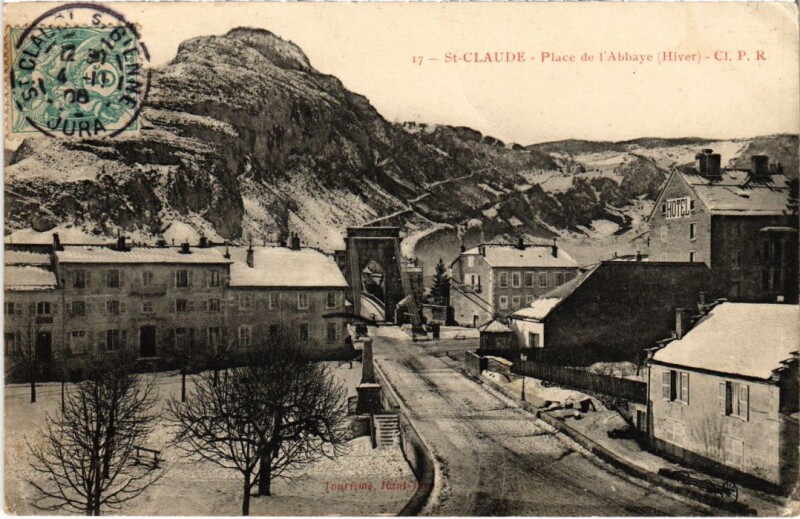 Carte postale ancienne Saint Claude Place de l'Abbaye à Saint-Claude
