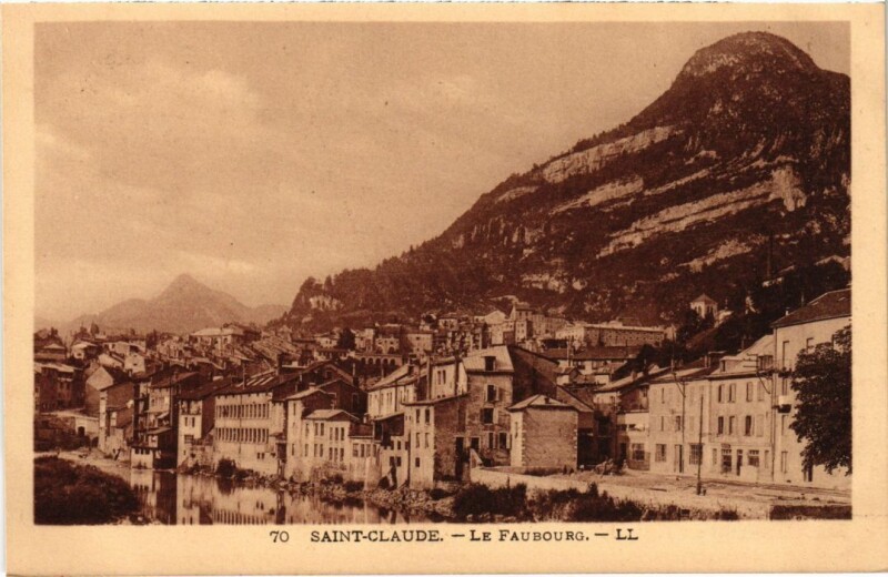 Carte postale ancienne Saint Claude La Faubourg à Saint-Claude