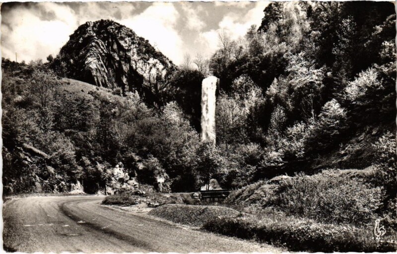 Carte postale ancienne Route de Septmoncel, le Chapeau de Gendarme