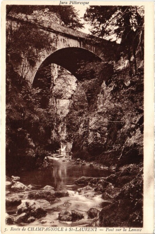 Carte postale ancienne Route de Champagnole a Saint-Laurent à Champagnole