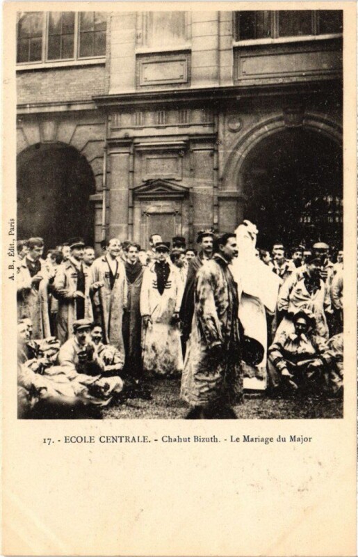 Carte postale ancienne Paris 3e Ecole Centrale Chahut Bizuth Le Mariage du Major à Paris 3e