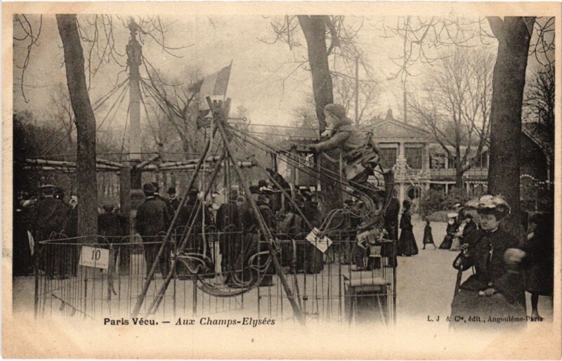 Carte postale ancienne Aux Champs-Elysées à Paris 8e