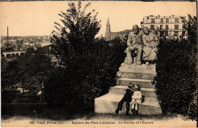 Carte postale ancienne Square du Père-Lachaise - Le Déclin et l'Aurore à Paris 20e