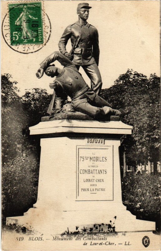 Carte postale ancienne Blois Monument des Combattants France à Blois