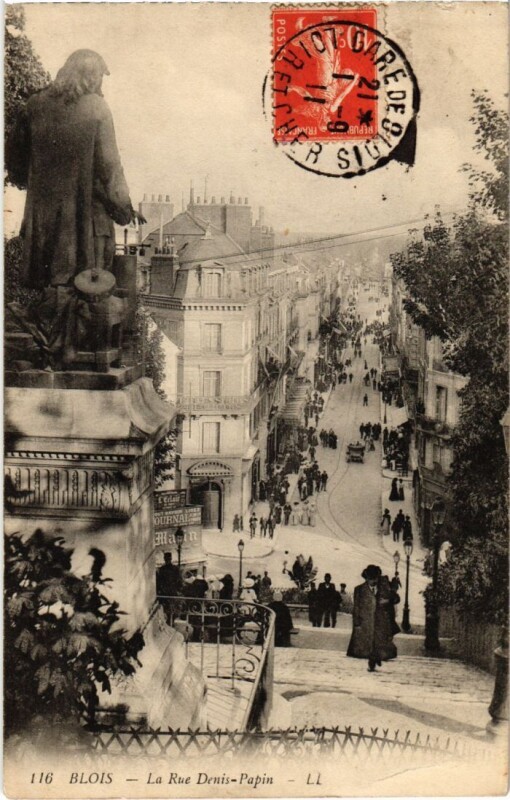 Carte postale ancienne Blois La Rue Denis-Papin France à Blois