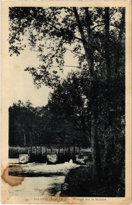 Carte postale ancienne Salbris Barrage sur la Sauldre France à Salbris