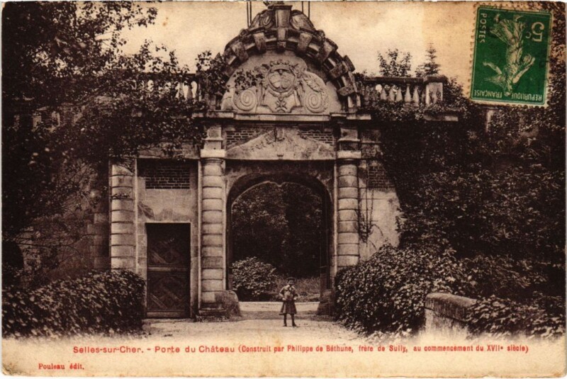 Carte postale ancienne Selles sur Cher Porte du Chateau France à Selles-sur-Cher