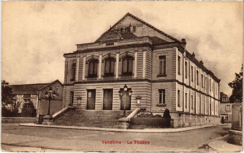 Carte postale ancienne Vendome Le Theatre France
