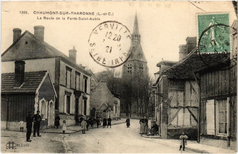 Carte postale ancienne Chaumont sur Tharonne La Route de la Ferte St.Aubin France à Chaumont-sur-Tharonne