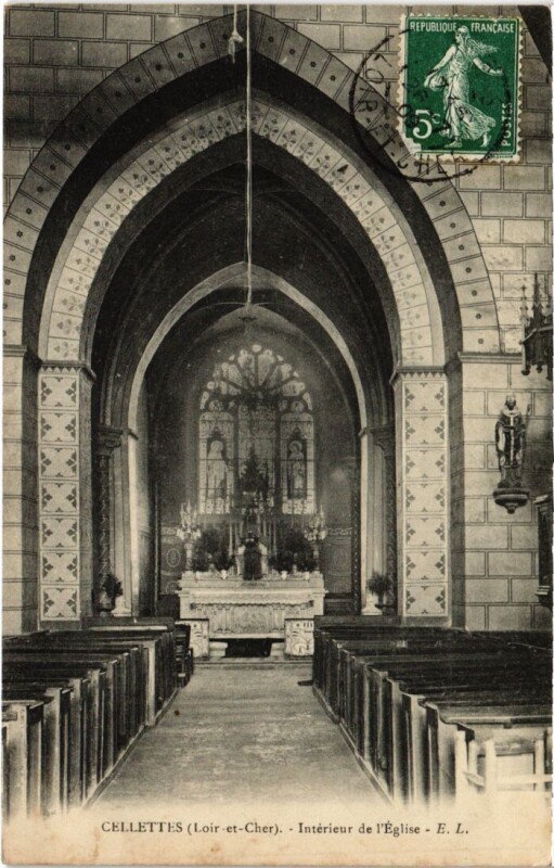 Carte postale ancienne Cellettes Interieur de l'Eglise France à Cellettes