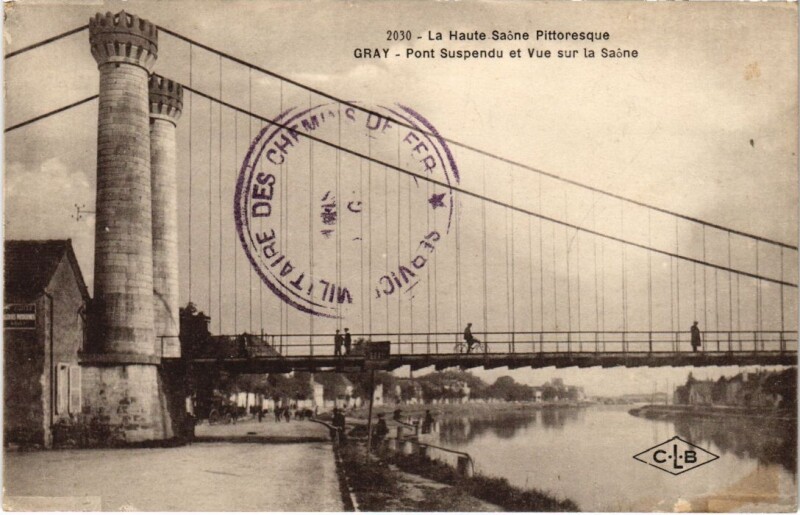 Carte postale ancienne Gray Pont suspendu et vue sur la Saone