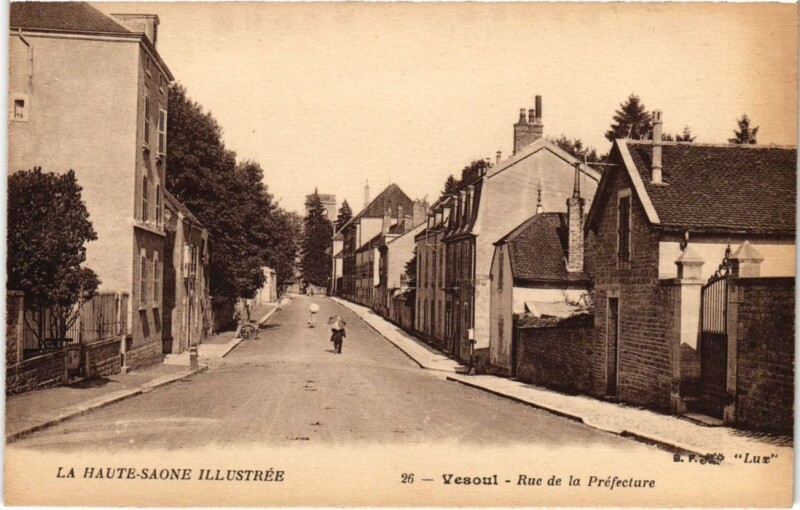 Carte postale ancienne Vesoul Rue de la Prefecture à Vesoul