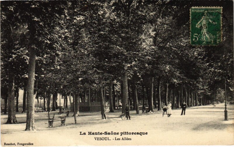 Carte postale ancienne Vesoul Les Allees à Vesoul