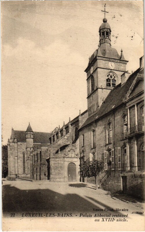 Carte postale ancienne Luxeuil-les-Bains Palais Abbatial à Luxeuil-les-Bains
