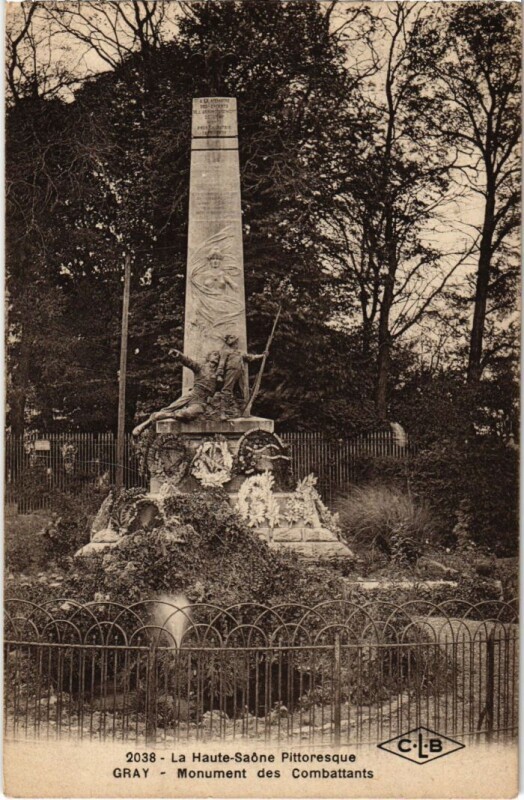 Carte postale ancienne Gray Monument des combattants