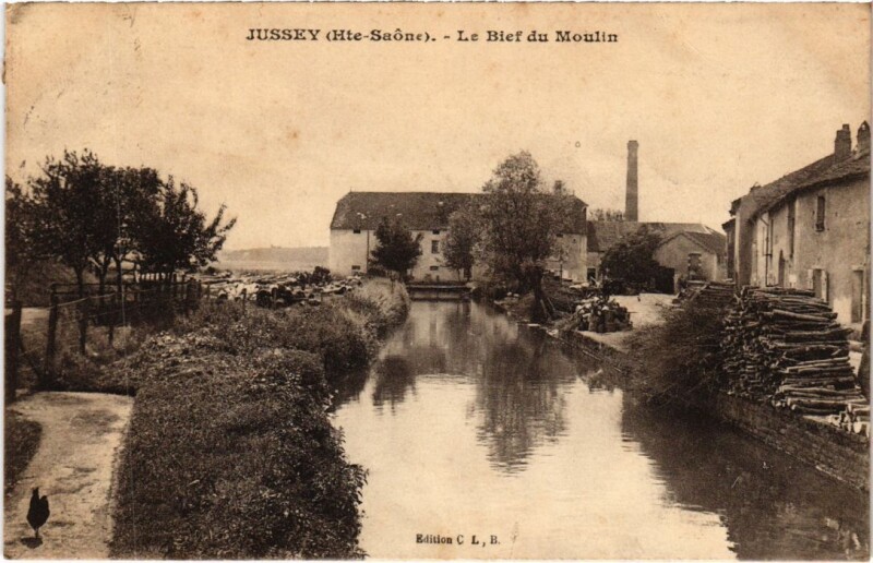 Carte postale ancienne Jussey le bief du Moulin à Jussey