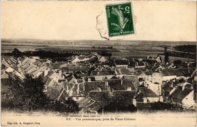 Carte postale ancienne Gy vue panoramique prise du Vieux Chateau