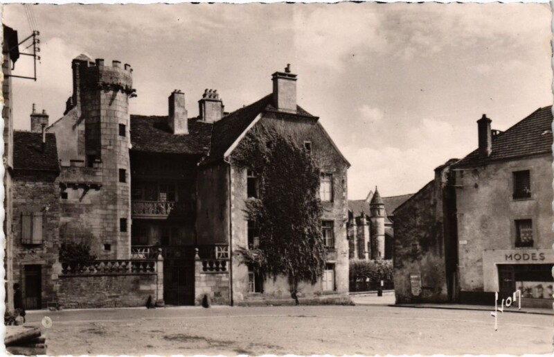 Carte postale ancienne Luxeuil-les-Bains maison du Bailly à Luxeuil-les-Bains