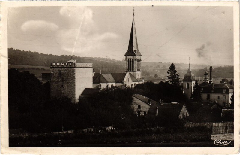 Carte postale ancienne Hericourt Les Eglises et le Chateau