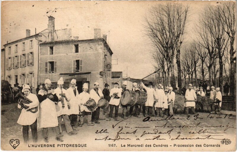 Carte postale ancienne Mercredi des Cendres Procession de Cornards
