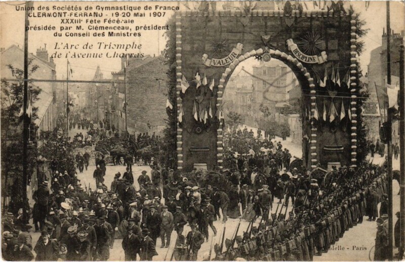 Carte postale ancienne Soc de Gymnastique 1907 Clermont-Ferrand Arc de Triomphe à Clermont-Ferrand