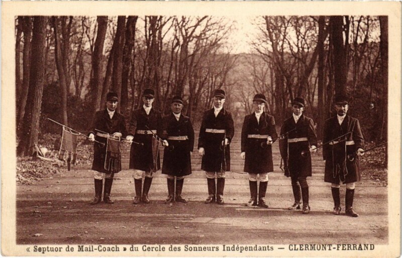 Carte postale ancienne Clermont-Ferrand Septuor de mail-Coach à Clermont-Ferrand