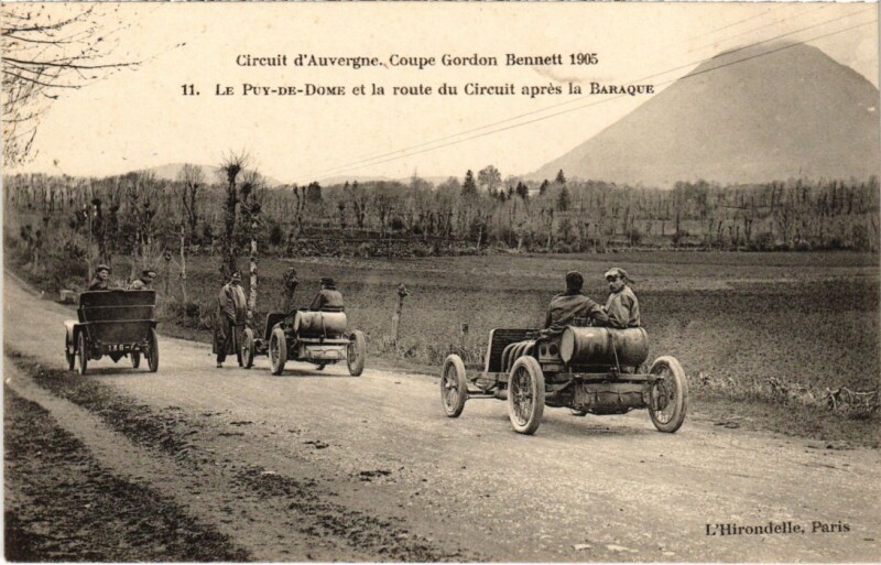 Carte postale ancienne Automobile Puy de Dome route du Circuit apres la Baraque