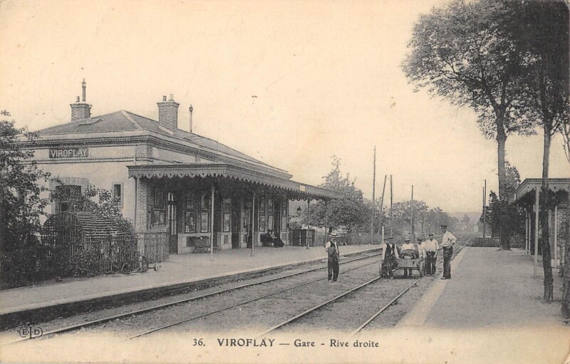 Carte postale ancienne Viroflay - Gare - Rive Droite - Train à Viroflay