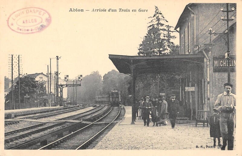 Carte postale ancienne Ablon / Arrivee D'Un Train En Gare / Locomotive