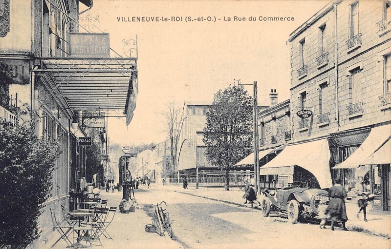 Carte postale ancienne Villeneuve Le Roi - La Rue Du Commerce - Voiture à Villeneuve-le-Roi