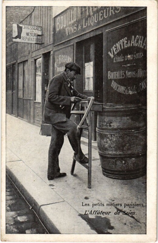 Carte postale ancienne Paris Petits Metiers l'affuteur de Scies