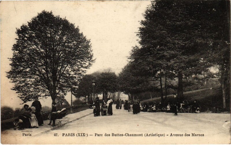 Carte postale ancienne Parc des Buttes-Chaumont - Avenue des Marnes à Paris 19e