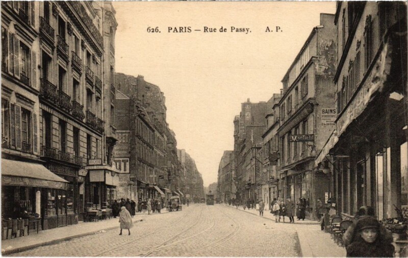 Carte postale ancienne Rue de Passy à Paris 16e