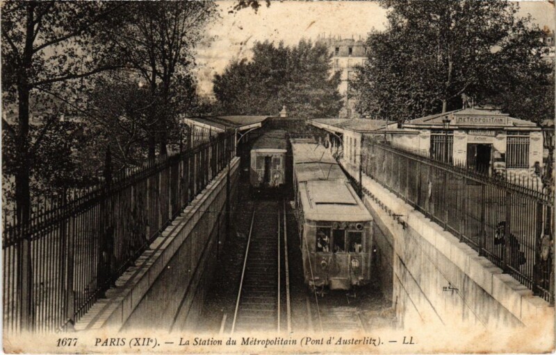 Carte postale ancienne La Station du Métropolitain (Pont d'Austerlitz) à Paris 12e