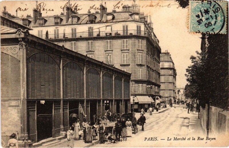 Carte postale ancienne Le Marché et la Rue Bayen à Paris 17e