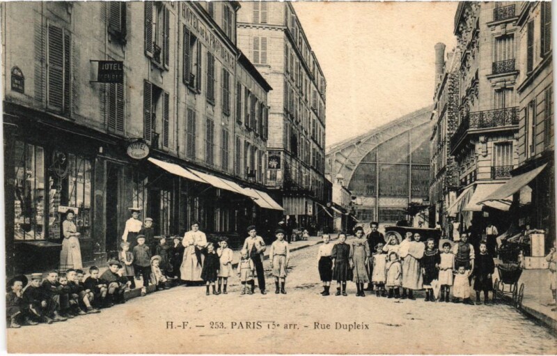 Carte postale ancienne Rue Dupleix à Paris 15e
