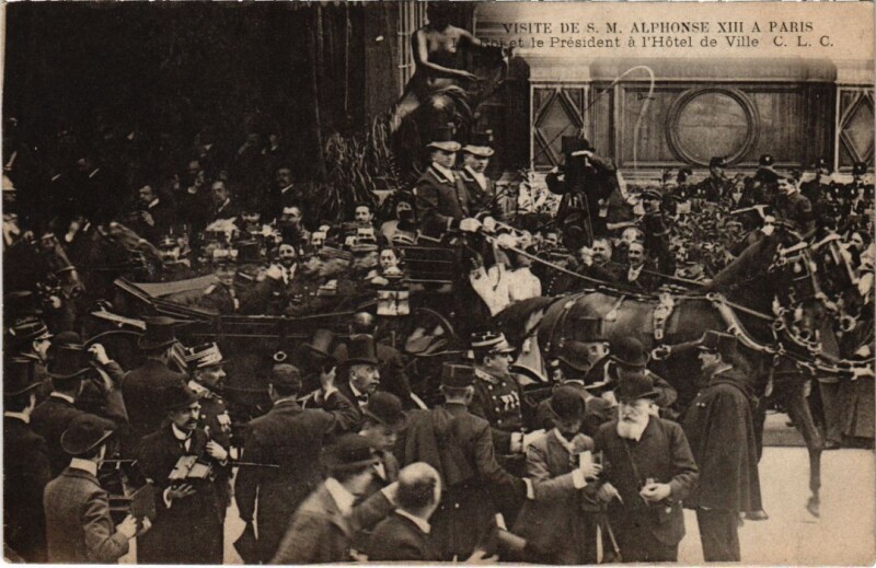 Carte postale ancienne Paris 4e Hotel de Ville Visite Alphonse Xiii à Paris 4e