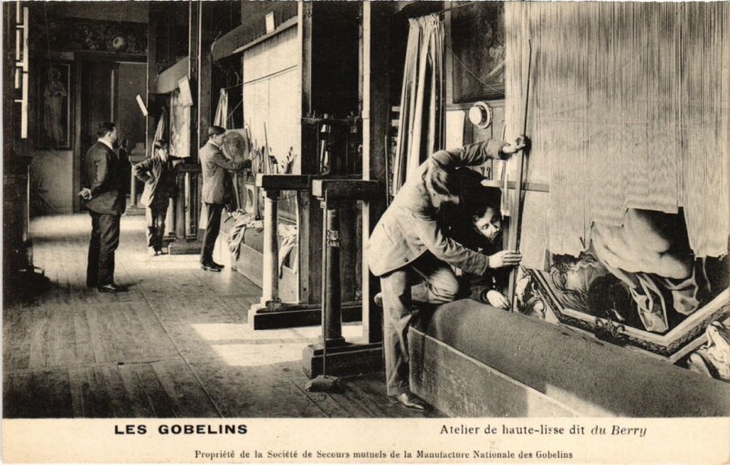 Carte postale ancienne Paris 13e Les Gobelins Atelier de haute-lisse à Paris 13e