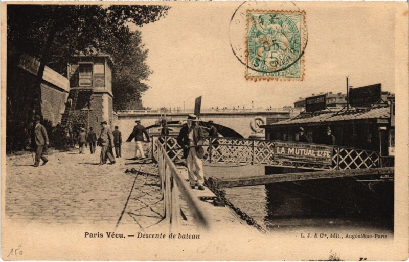 Carte postale ancienne Paris Vecu. descente de bateau