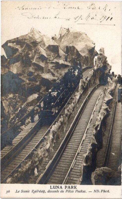 Carte postale ancienne Luna Park - Scenic Railway à Paris 17e