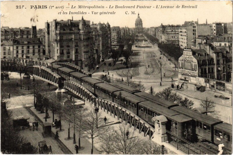 Carte postale ancienne Le Métropolitain - Boulevard Pasteur - L'Avenue de Breteuil et les Invalides - Vue Générale à Paris 15e
