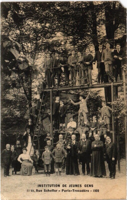 Carte postale ancienne Institution de Jeunes Gens - Rue Scheffer à Paris 16e