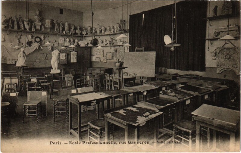 Carte postale ancienne Ecole Professionnelle - Rue Ganneron - Salle de Dessin à Paris 18e